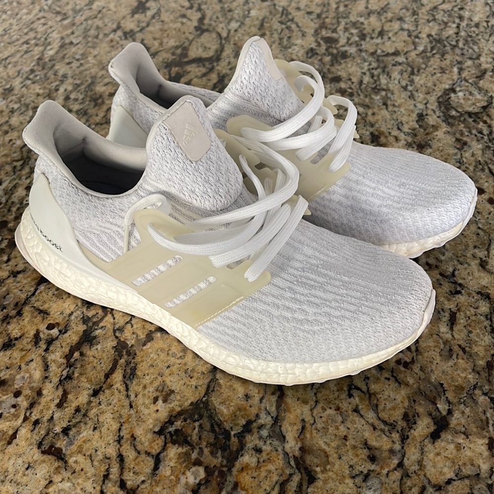Triple Adidas ultra boost